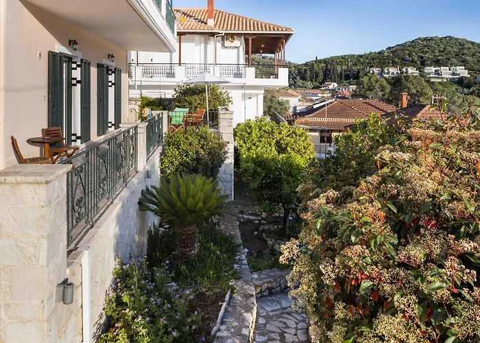 Plaka\'S House