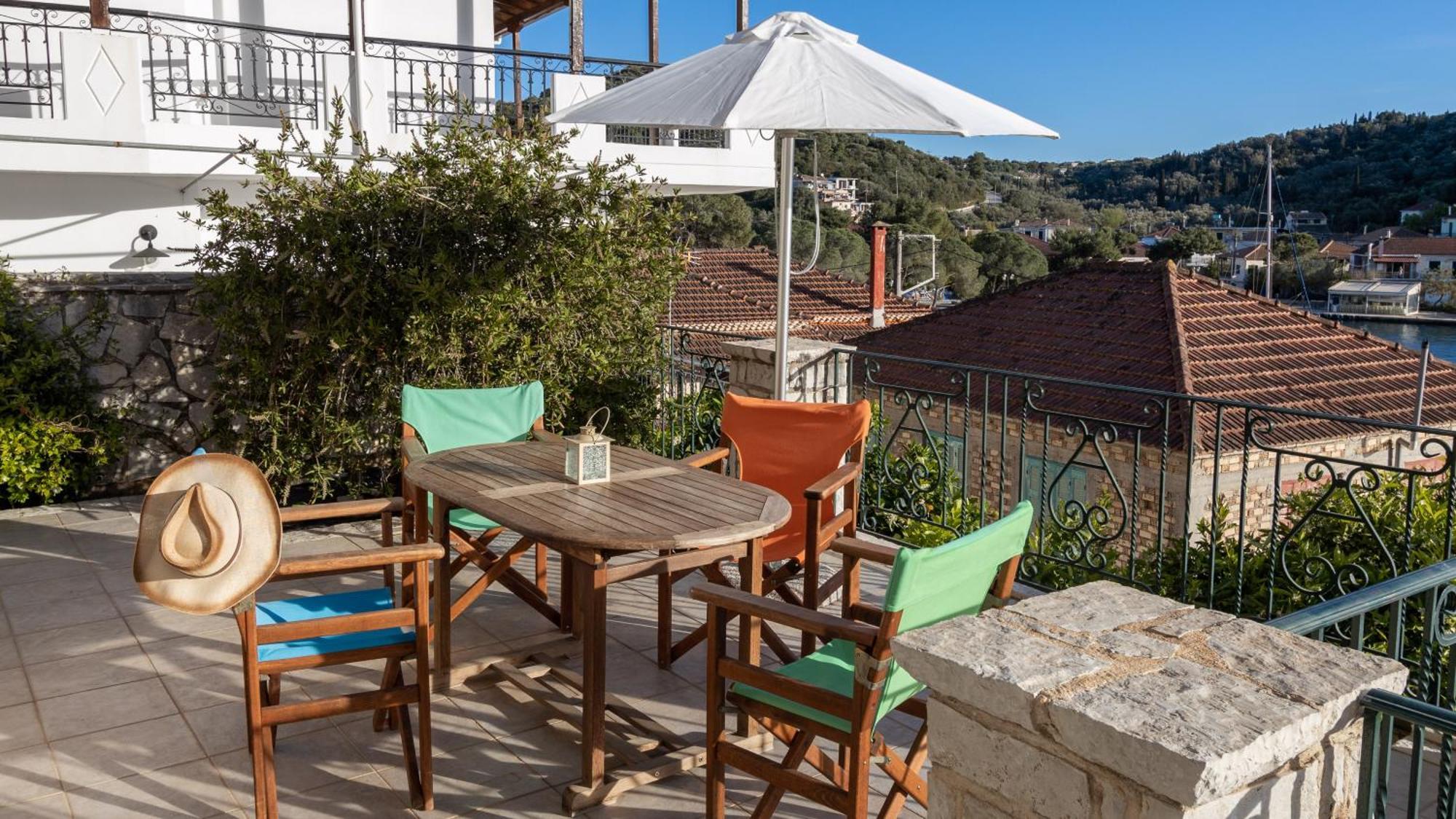 Plaka's House